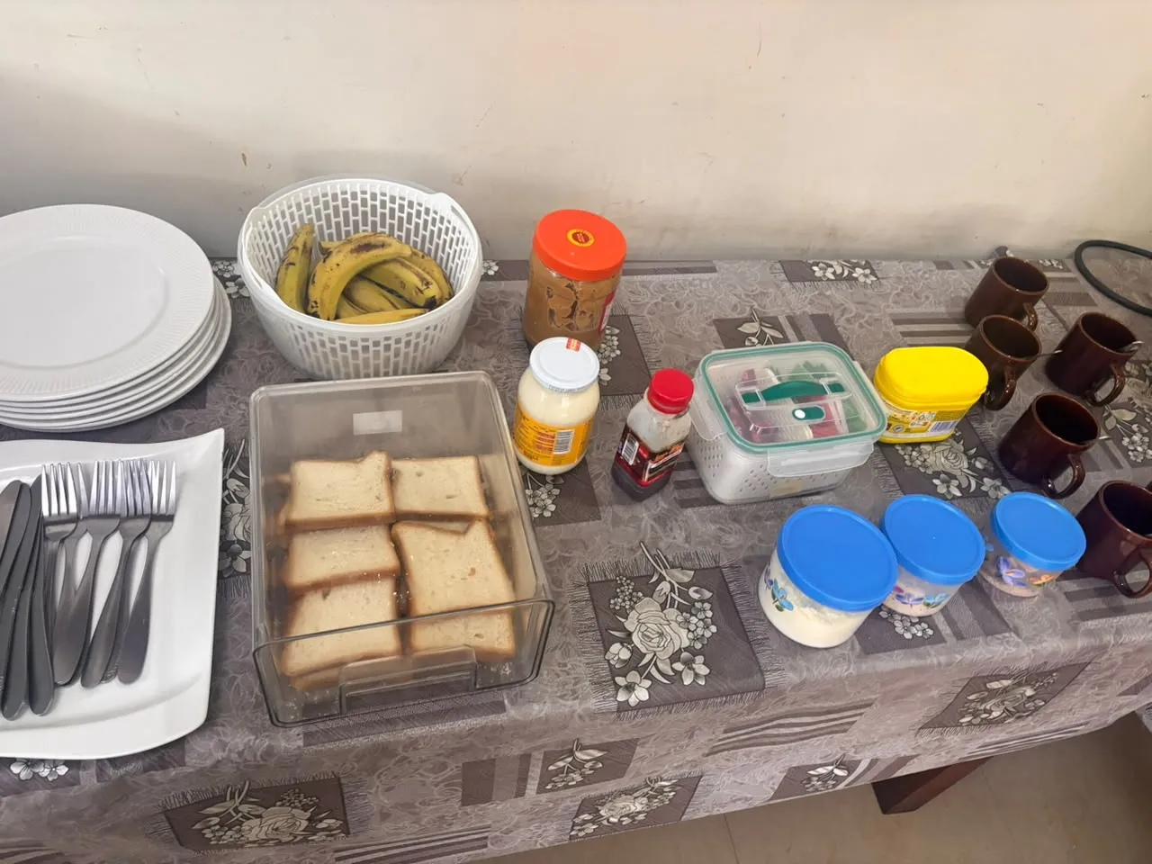 Buffet du restaurant de l'Anglicane Guest House — photo 6