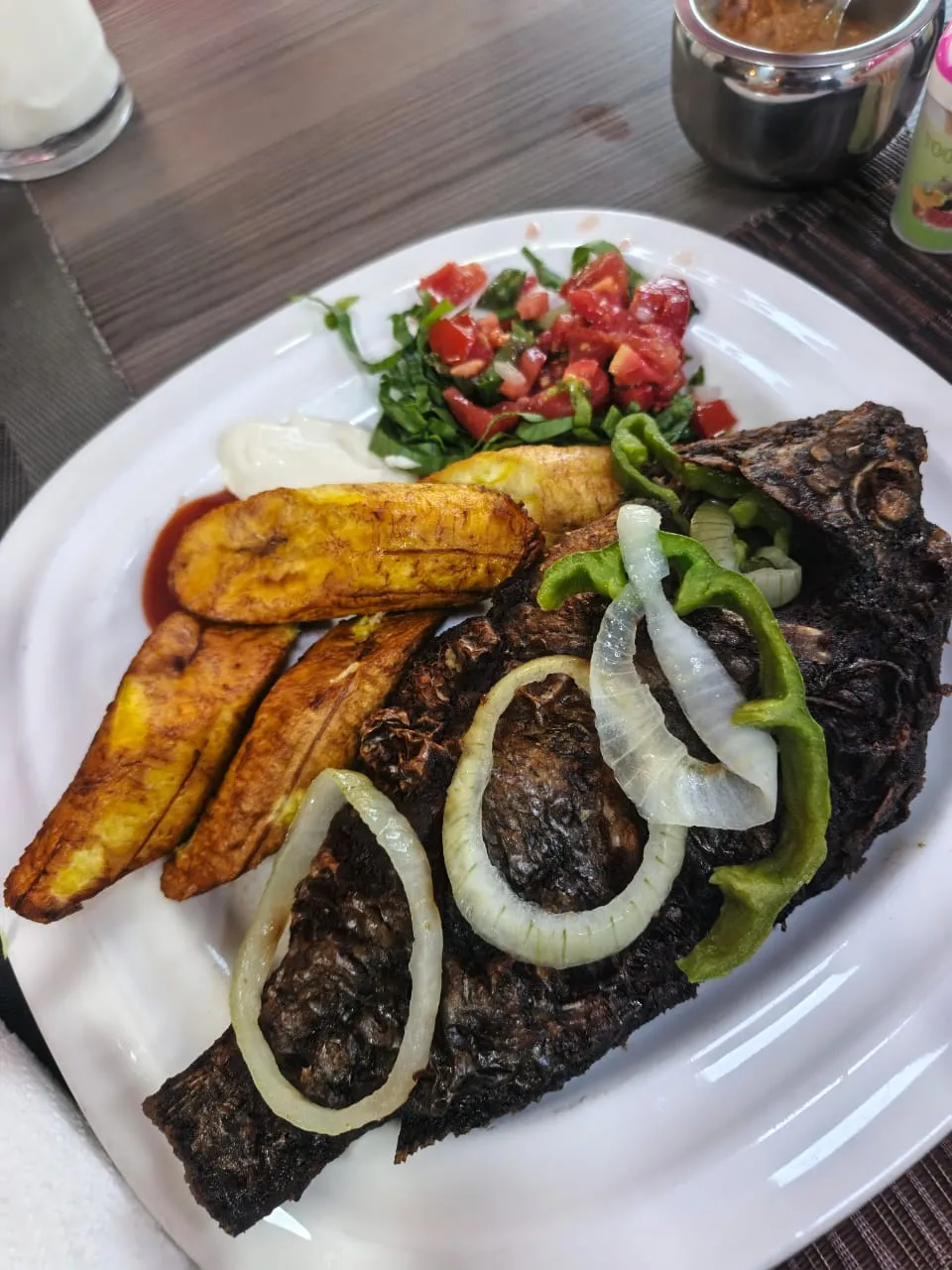Plat du restaurant de l'Anglicane Guest House — photo 8