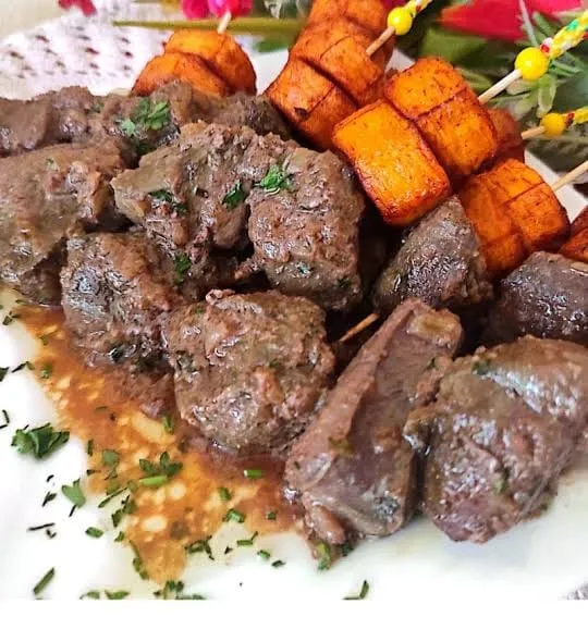 Plat du restaurant de l'Anglicane Guest House — photo 11